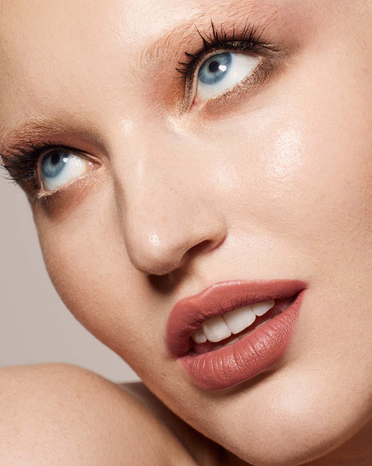 Stunna Lip Paint Longwear Fluid Lip Color — Uninterested - Image 2