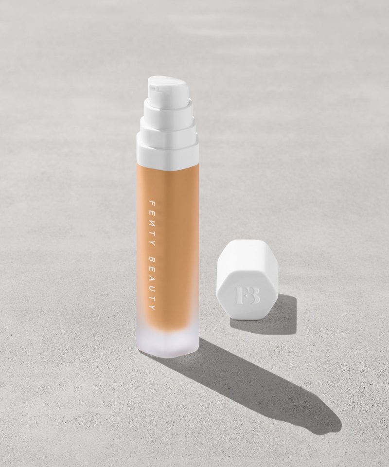 Soft'lit Naturally Luminous Longwear Foundation — 300